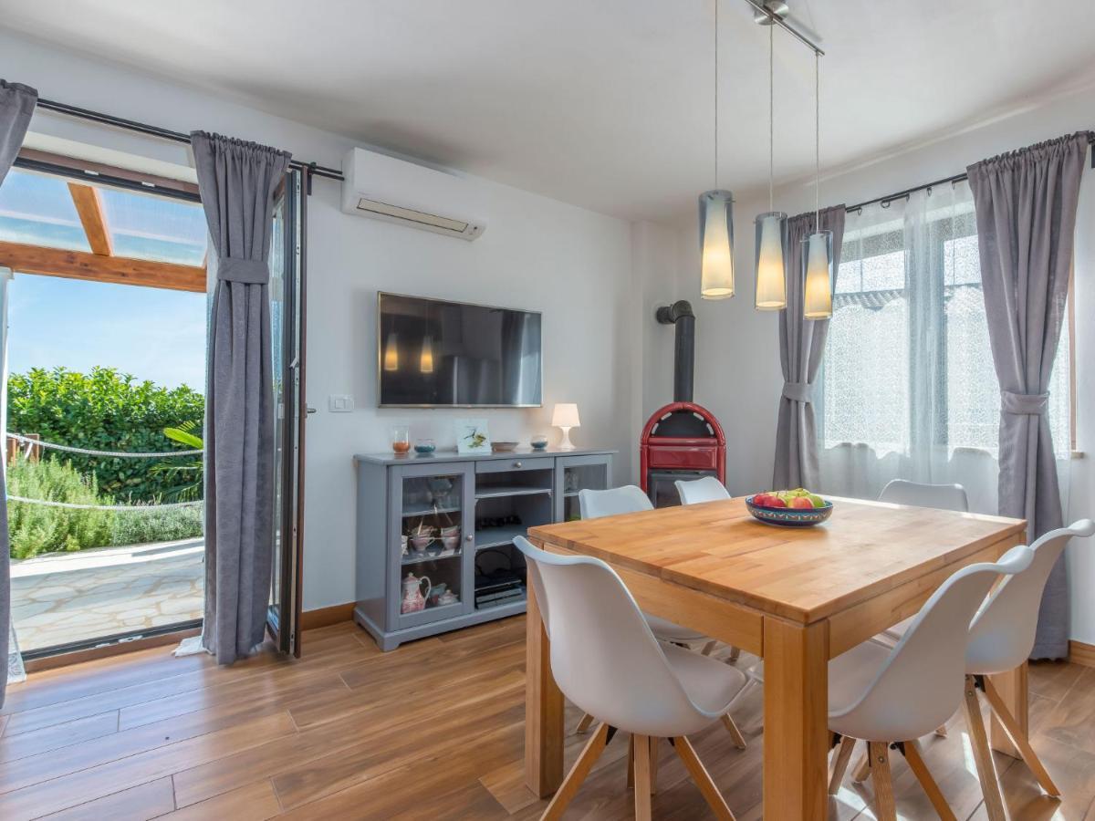 Holiday Home Villa Joy Novigrad Istria Exterior foto