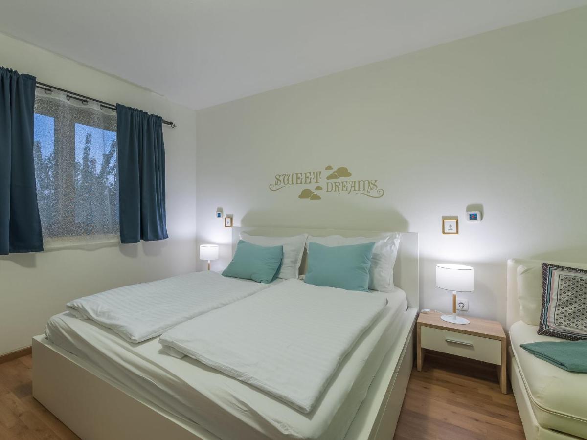 Holiday Home Villa Joy Novigrad Istria Exterior foto