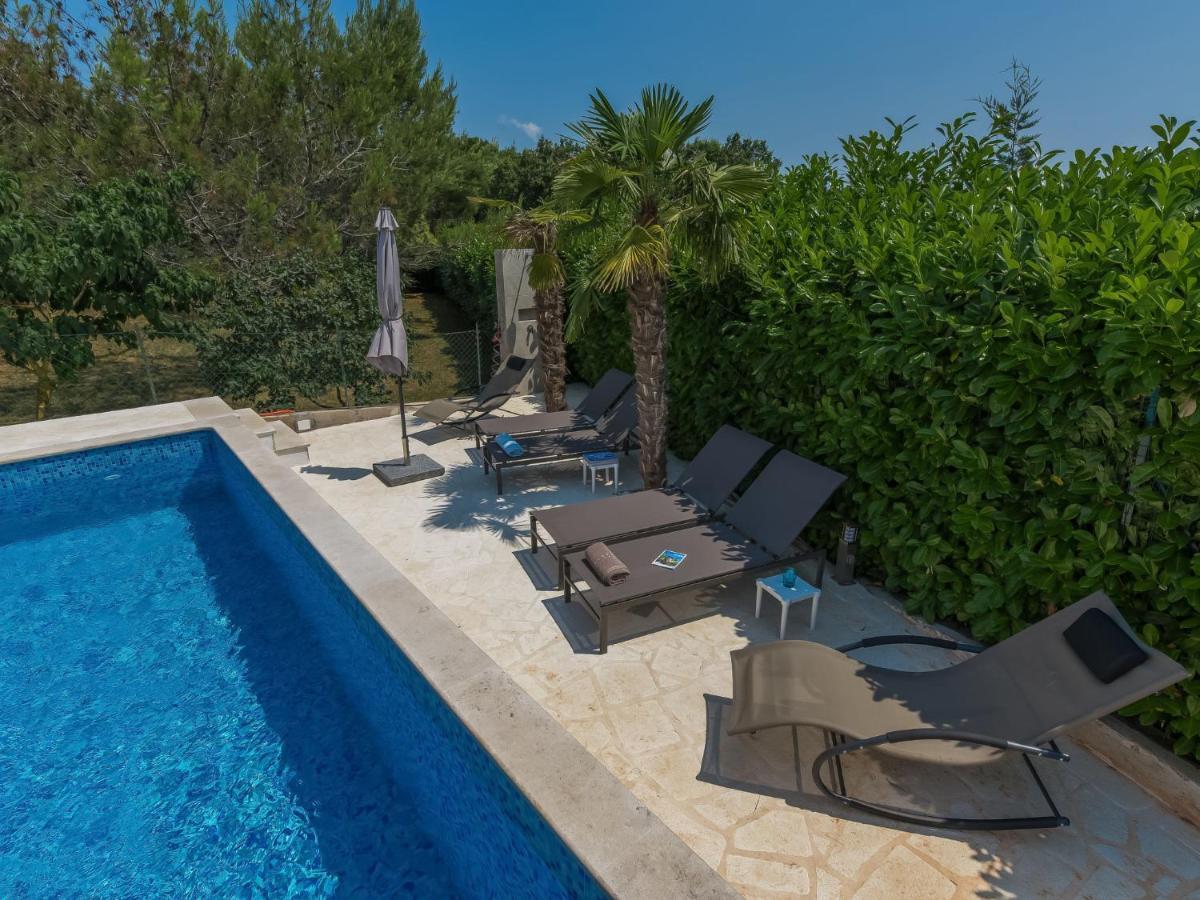 Holiday Home Villa Joy Novigrad Istria Exterior foto