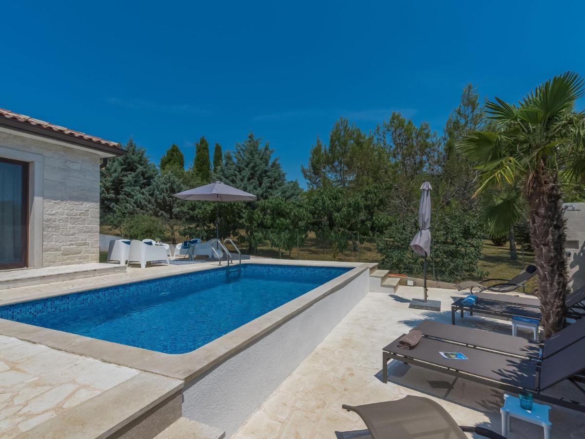 Holiday Home Villa Joy Novigrad Istria Exterior foto